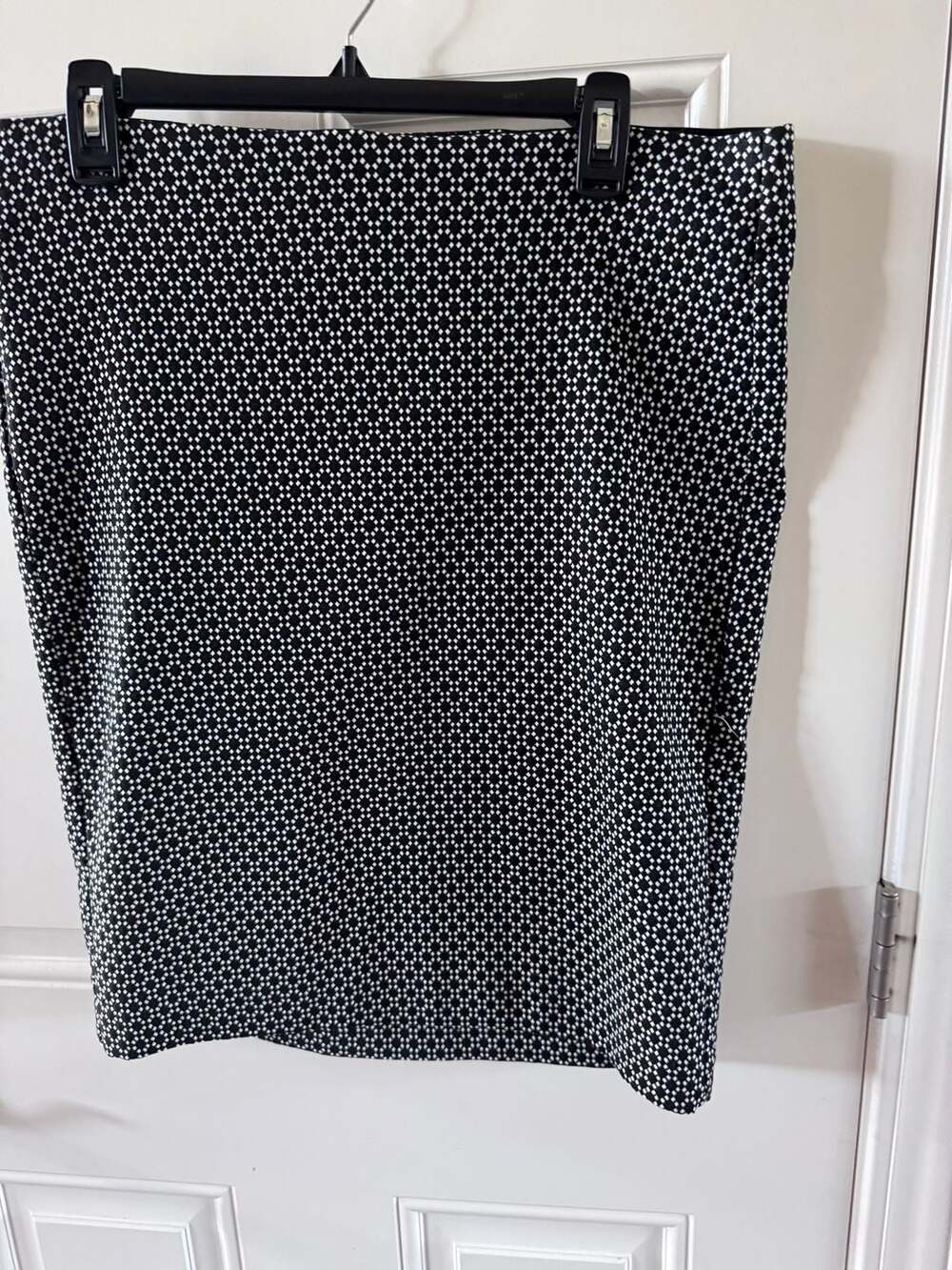 Elle Black and White Geometric Print Ponte Knit Pencil Skirt Size Large
